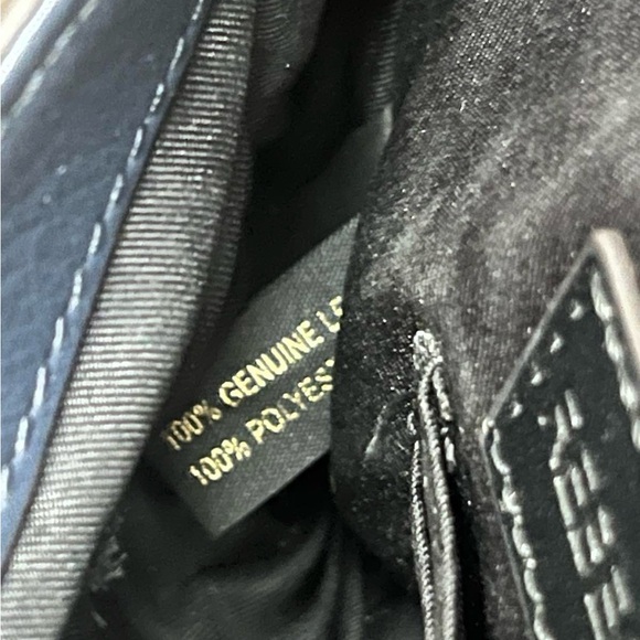 Rebecca Mincoff - Picture 5 of 6